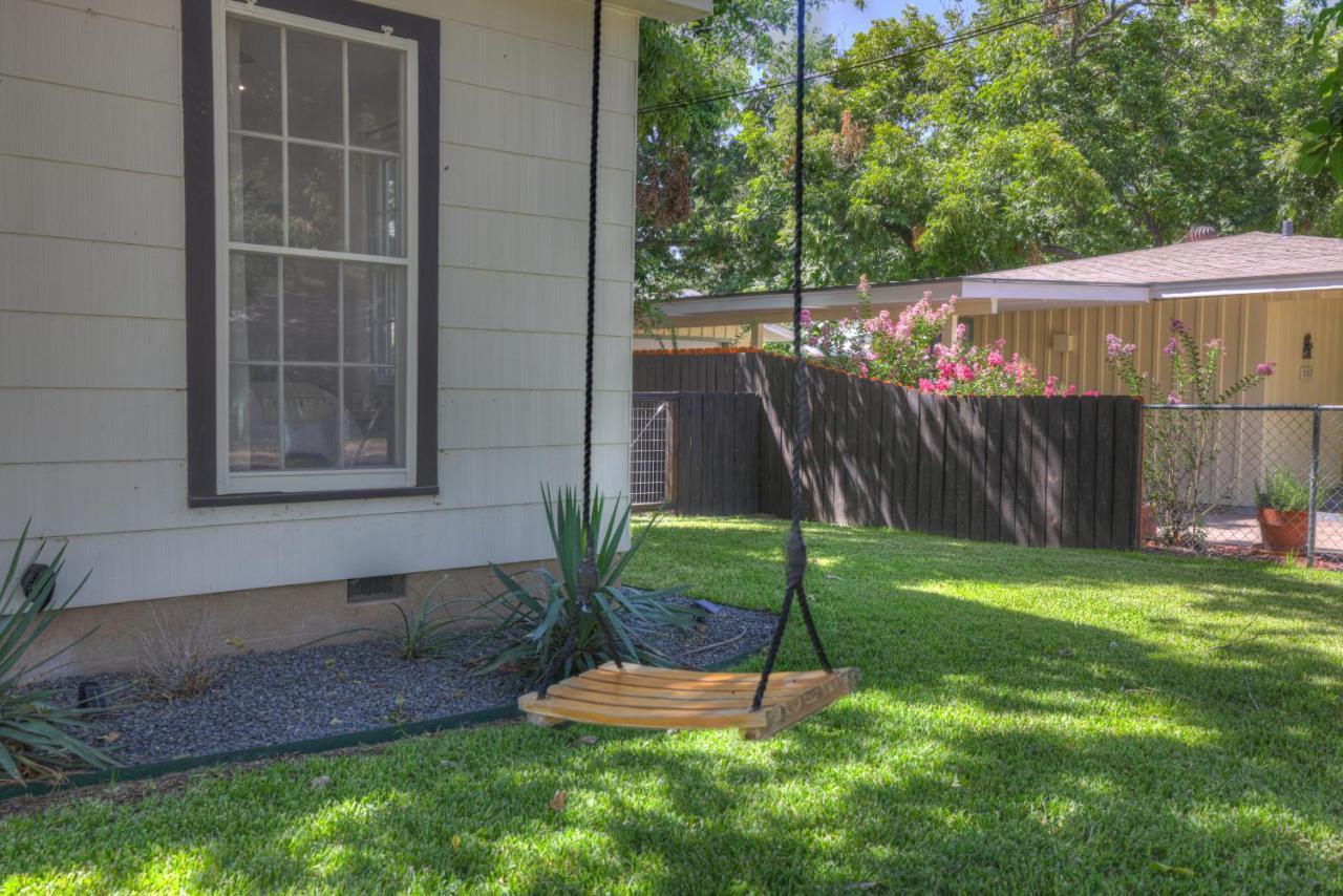 Southern Charm - Near Main With Hot Tub Fredericksburg Ngoại thất bức ảnh